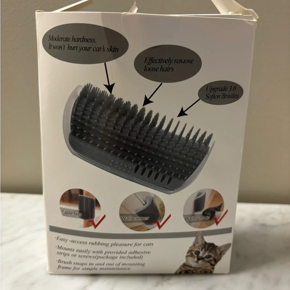 ($3) Cat Corner Self Groomer